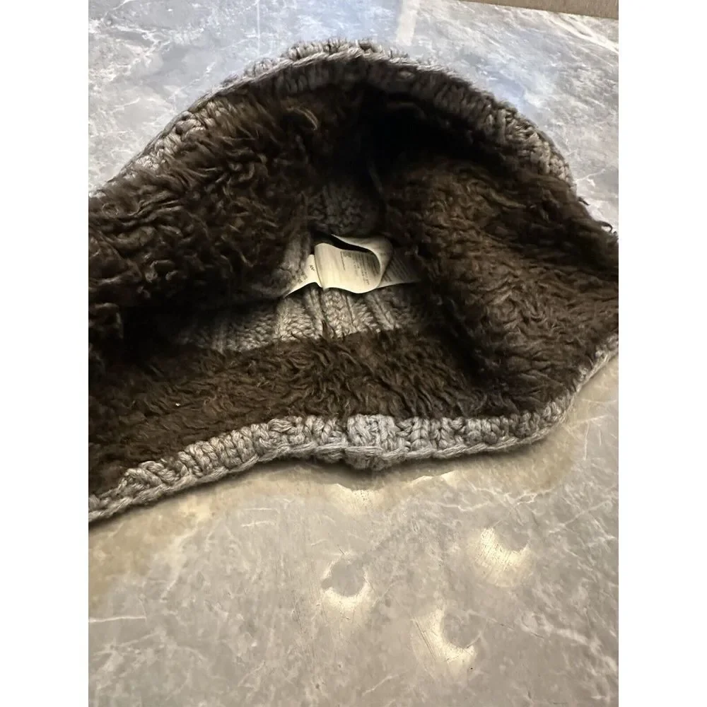 ABERCROMBIE & FITCH  KNIT WINTER HAT W/FAUX FUR LINING‎ Grey New Without Tags